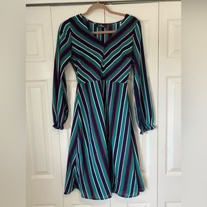 Lulu’s Long Sleeve V-Neck Striped Midi Dress
